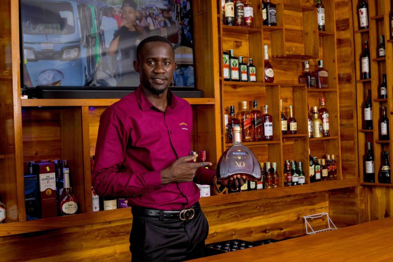 Hadjens Hotel Mwanza Luaran gambar