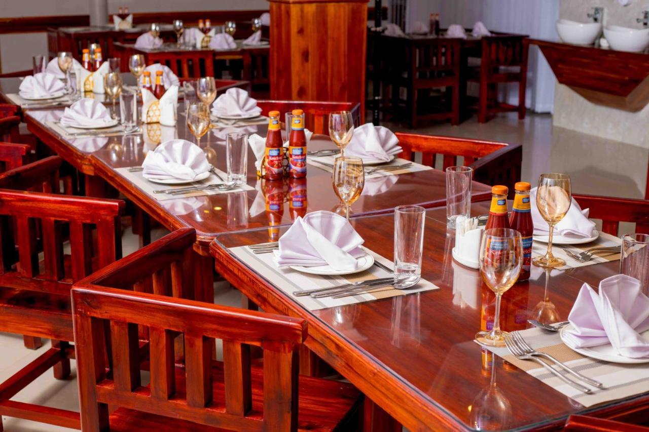 Hadjens Hotel Mwanza Luaran gambar